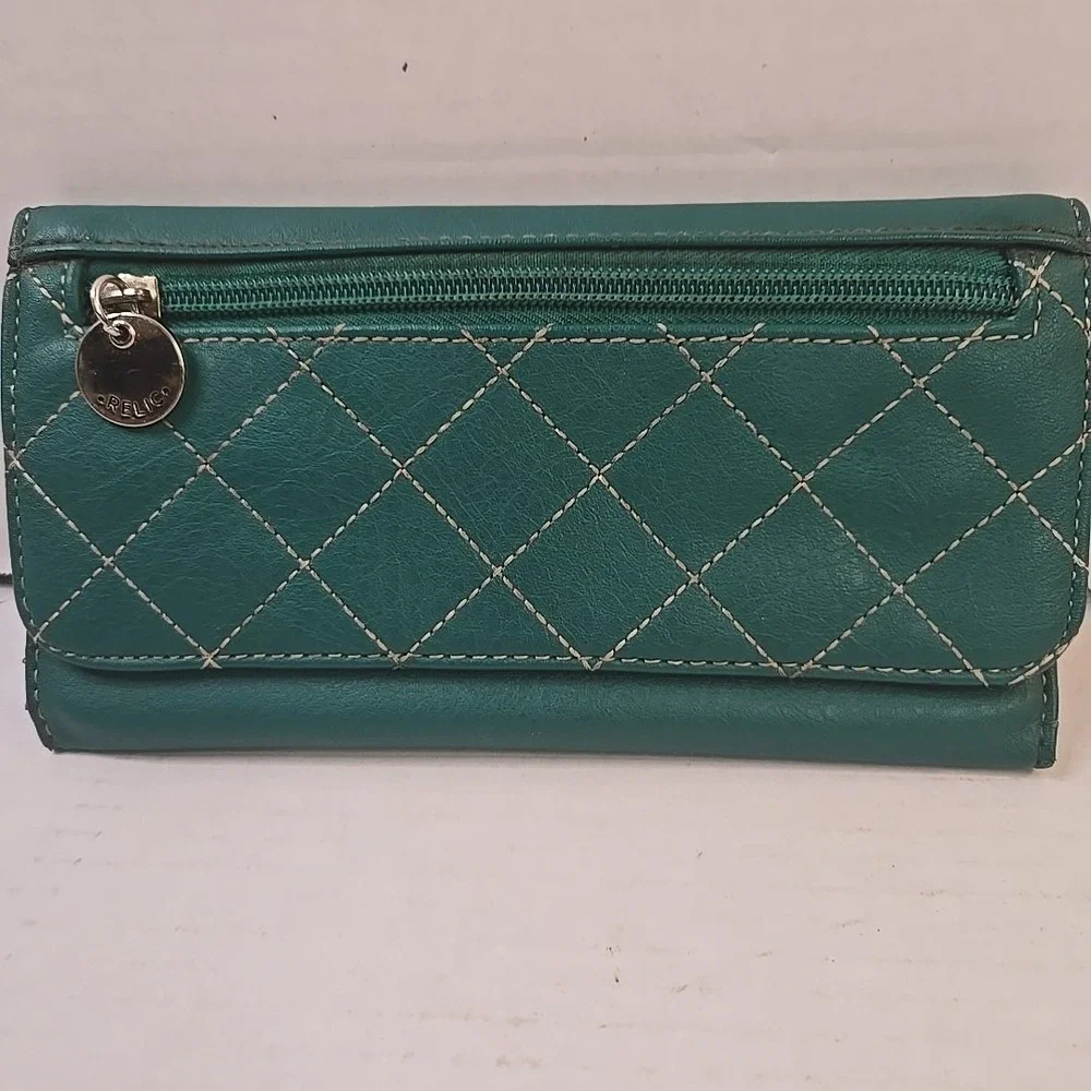 Relic by Fossil Green Quilted Wallet Women's Faux Leather Zip Clutch Purse D-006